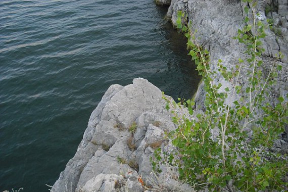 В каком году построили ириклинское водохранилище. Орлиное гнездо Ириклинское водохранилище. Ириклинское водохранилище каменная речка. Висячий камень Ириклинское водохранилище. Ириклинское водохранилище Оренбургская область.