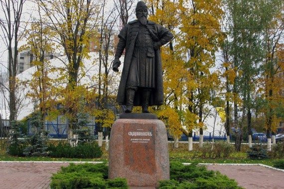 Фотография Памятник боярину Одинцу 0
