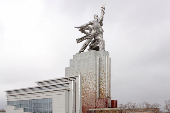 Фотография Монумент «Рабочий и колхозница» 2