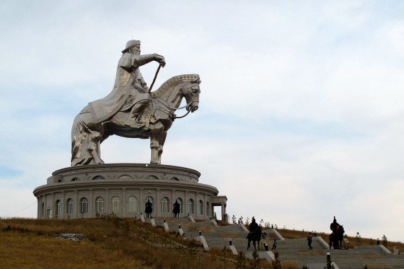 Фотография Конная статуя Чингисхана 0